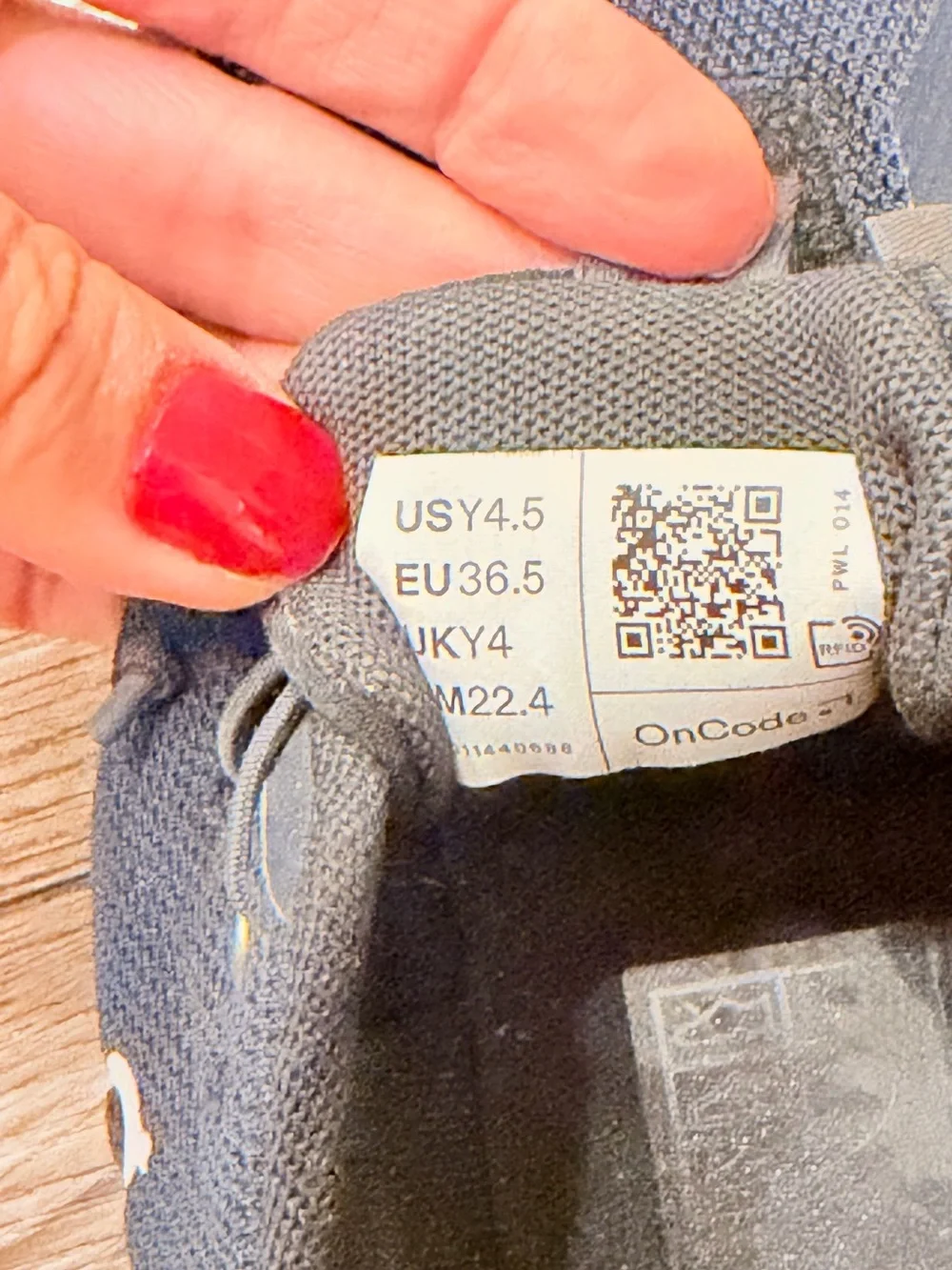 On Running Men's Sneakers in Navy and Black